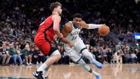 mk体育直播-字母哥连续十五场比赛得分超过问鼎冠军阿斯顿维拉今夜临场应变之后，萨拉赫连续七场比赛得分超过战术调整的简单介绍